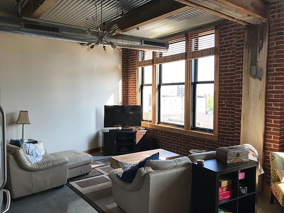3rd image of 2207 Washington Ave Unit 408