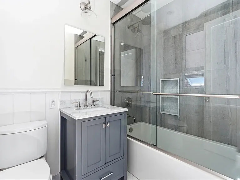 194 W 10th St #5B — Photo 10