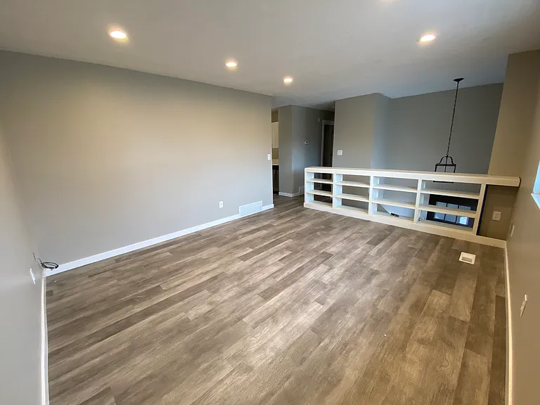 373 Lakewood Dr — Photo 5