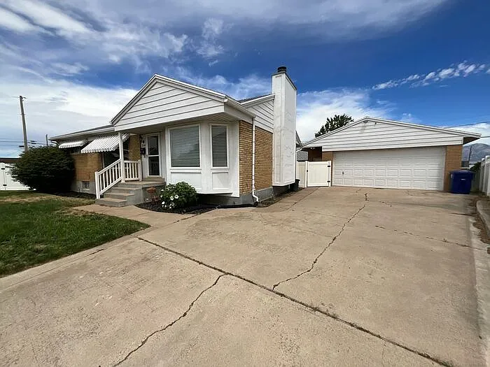 250 E 4675 S — Photo 2