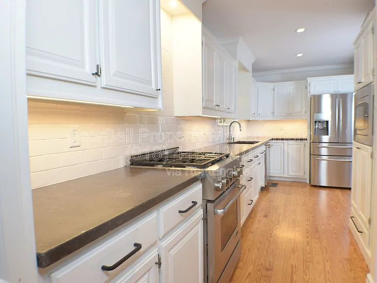 255 E 27th Pl S — Photo 12