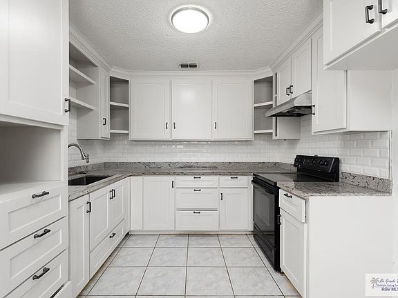 4th image of 270 Red Rose St