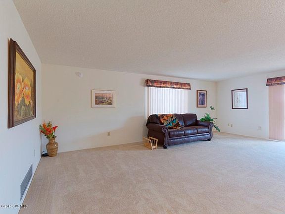 5th image of 260 E El Valle