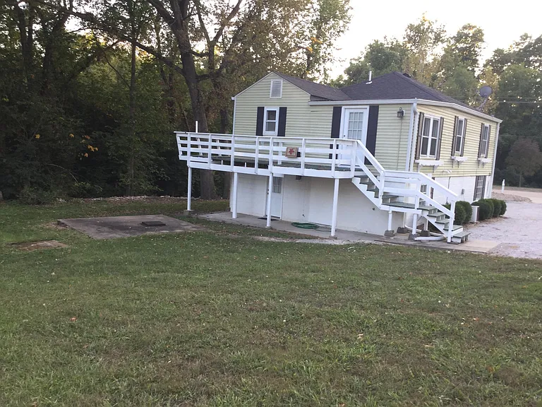 5301 Pierce Ln — Photo 2