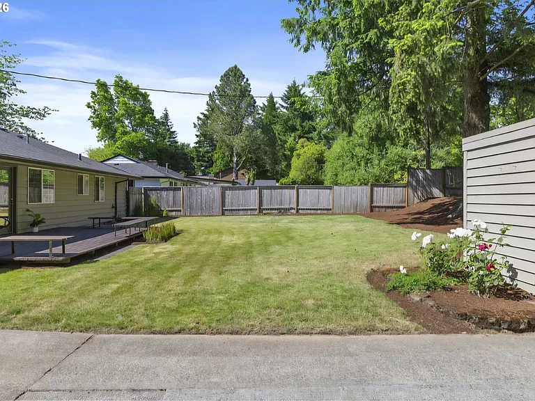 2140 SW Knollcrest Dr — Photo 13