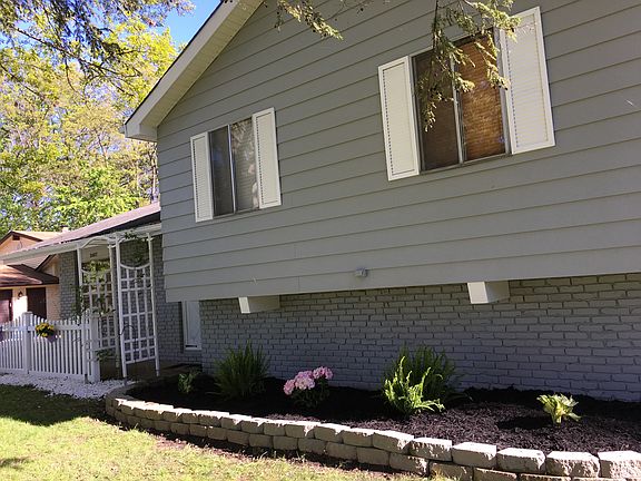 2nd image of 26027 Redwood Dr