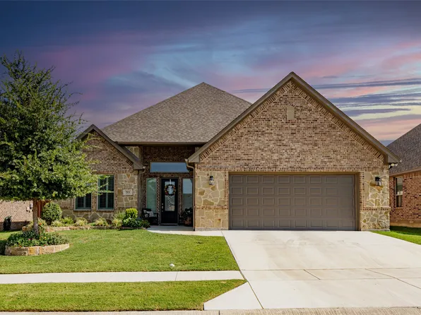213 Windy Glen Dr, Decatur, TX 76234