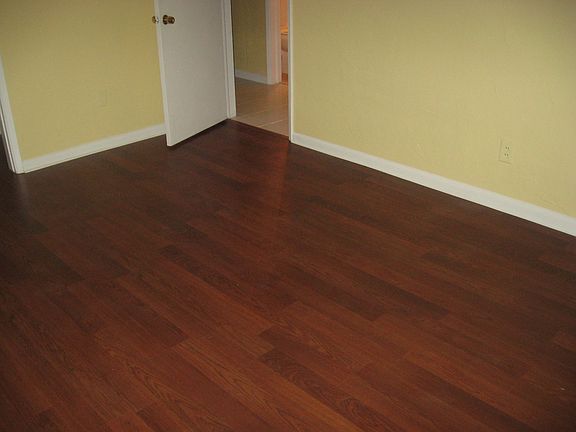 5th image of 229 SE 25th Ave