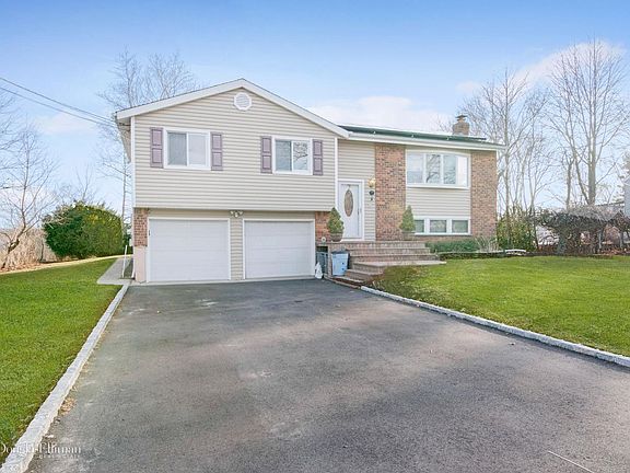 2nd image of 22 Findley Dr