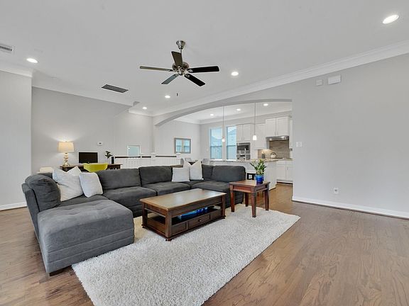 5th image of 12252 Oxford Crescent Cir