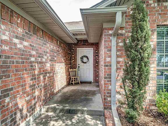4th image of 11220 Triple Crown Dr