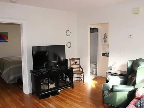 299 Washington St #1, Somerville, MA 02143