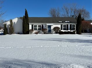 6811 Farmingdale Ln, Mentor, OH 44060