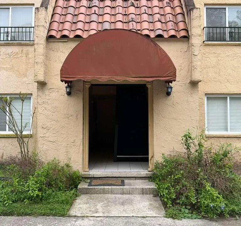 3864 La Mirada Dr N #6