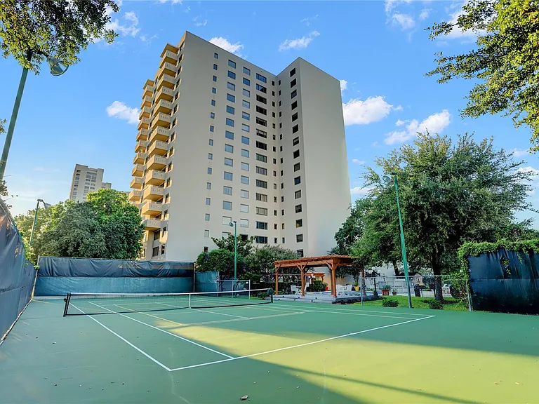 1400 Hermann Dr #15D — Photo 15