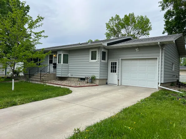 1708 Dick Dr, Aberdeen City, SD 57401