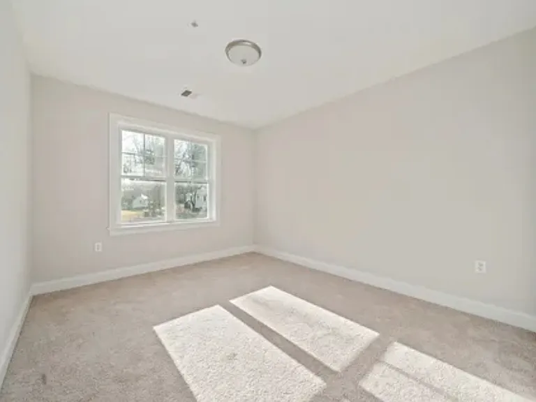 55 Plymouth St #J35 — Photo 7