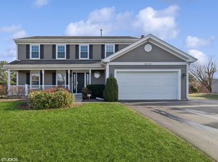 1473 Camden Dr, Gurnee, IL 60031