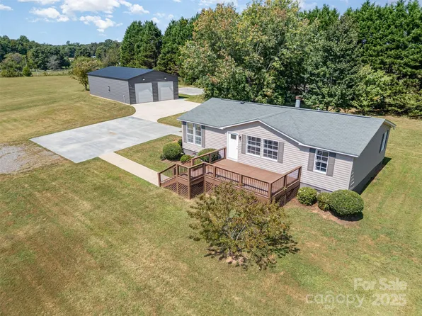 669 Midway Rd, Statesville, NC 28625