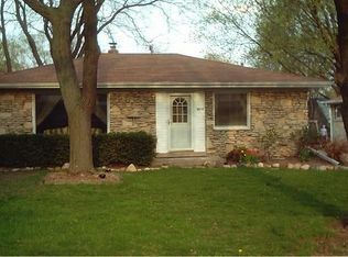 4514 N 107th St, Wauwatosa, WI 53225