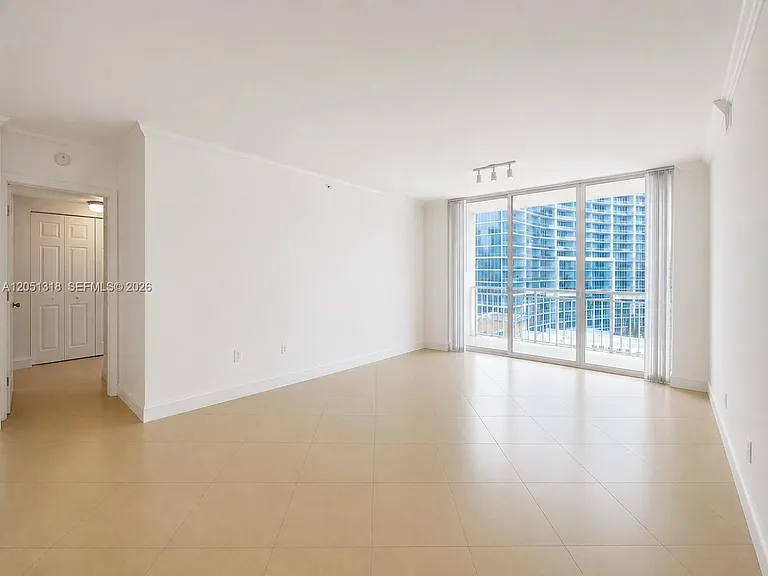 2000 N Bayshore Dr #1107 — Photo 11