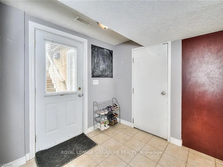 29 Marshall St #B — Photo 11