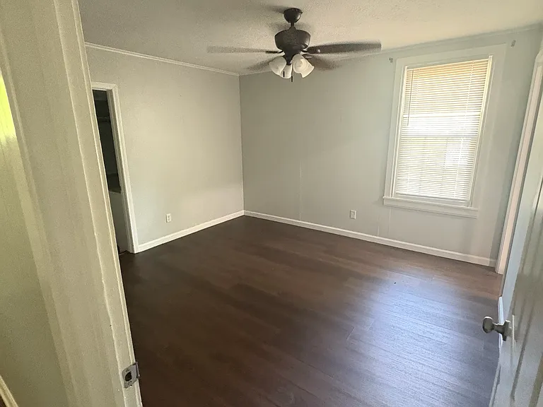 318 Riley St — Photo 14