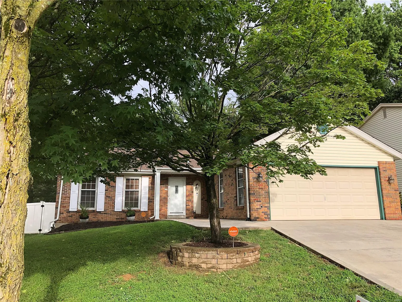 546 Green Forest Dr photo 1