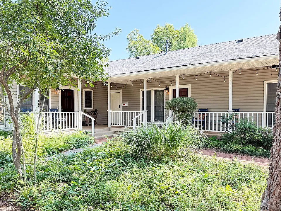 321 W Tonhawa St #1