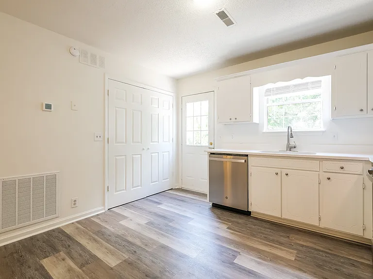 009-photo-kitchen-14803492 009-photo-kitchen-14803492