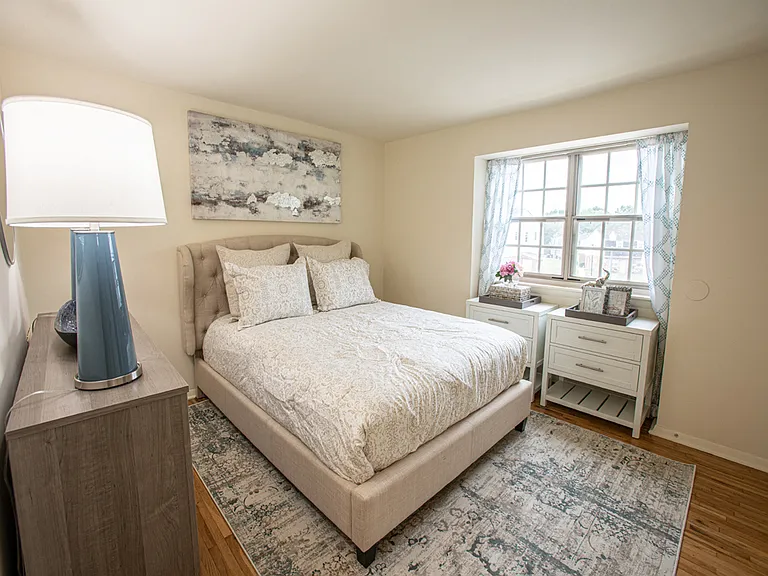Somerset Woods Townhomes — Photo 7
