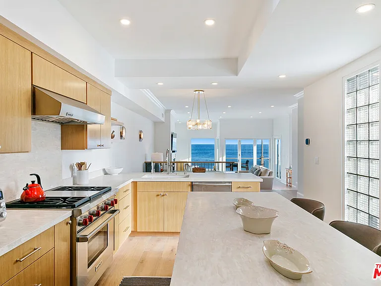 22630 Pacific Coast Hwy #1 — Photo 12