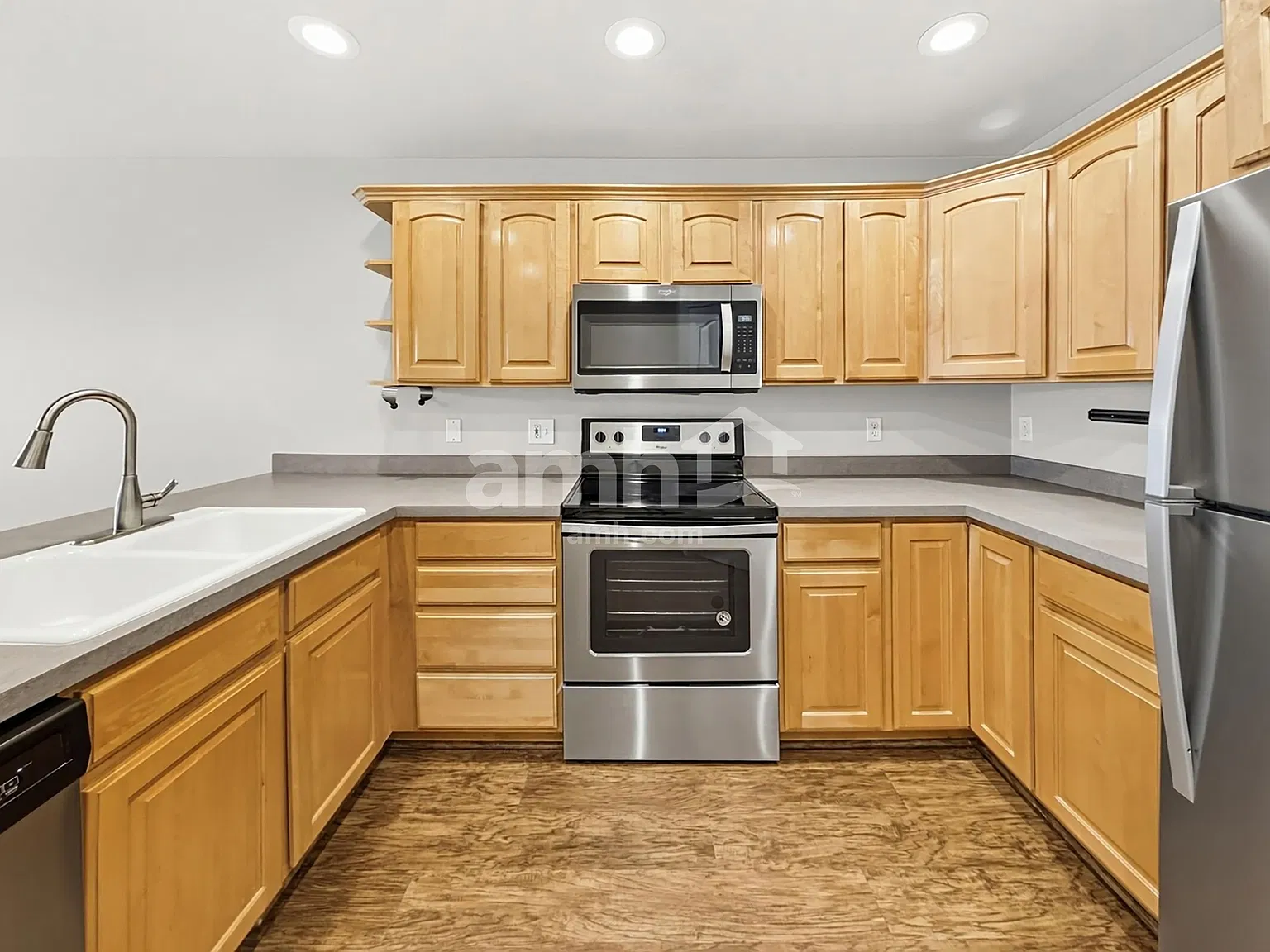 5 bed, 3.0 bath, 2909 sqft, $2,860 — Photo 3