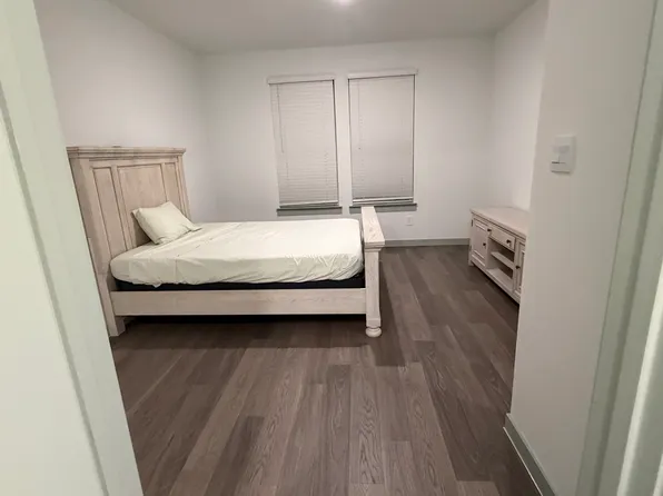 3914 Pyrus Dr, Pearland, TX 77581