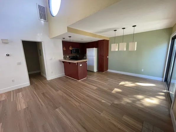 325 N Melrose Dr Unit H, Vista, CA 92083