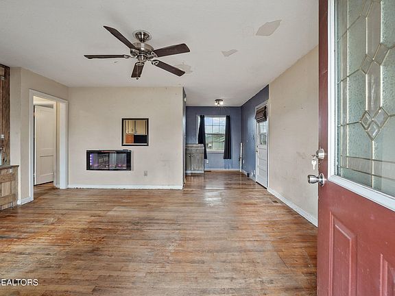 5th image of 2509 Marshall St