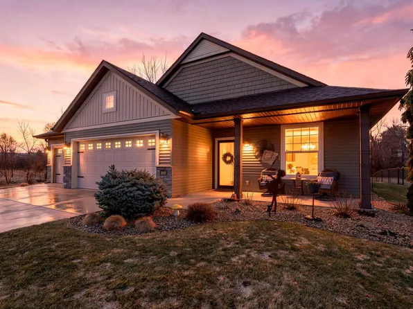 3529 S Pointe Dr, Hastings, MN 55033