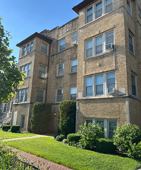 61 Chicago Ave #G — Photo 1