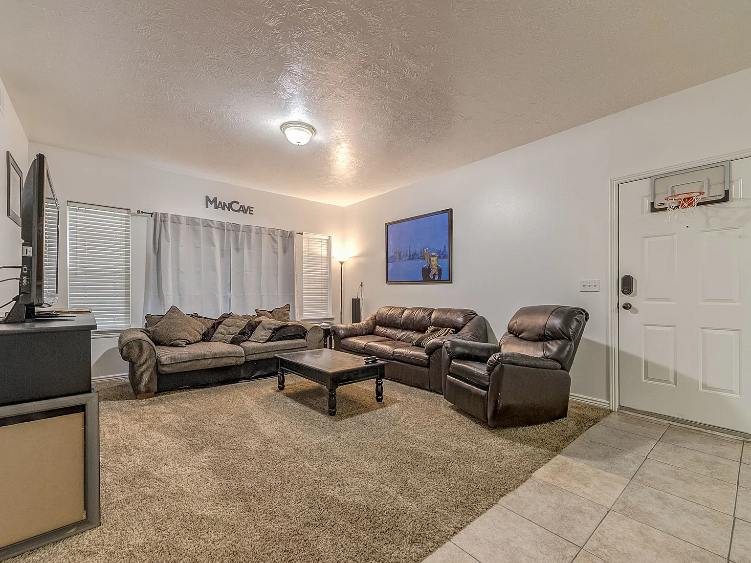 3 bed, 1300 sqft, $599 — Photo 3