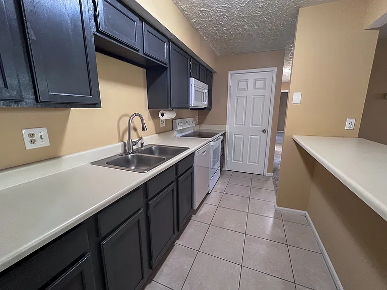 782 Southern Hills Dr — Photo 6