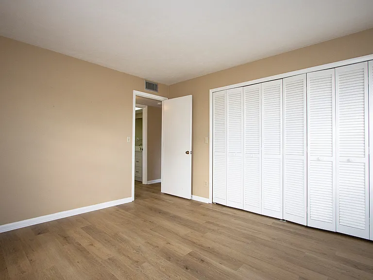 6142 Whiskey Creek Dr #621 — Photo 13