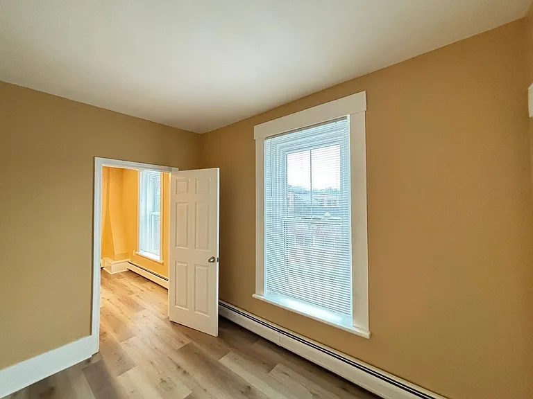 46 Glass St #2 — Photo 9