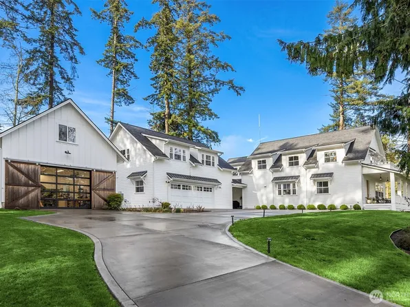 10717 NE Manitou Park Boulevard, Bainbridge Island, WA 98110