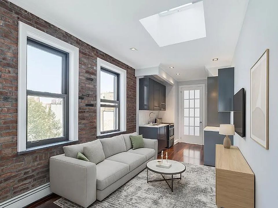1st image of 332 W 51st St #3