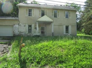 30 Mawhinney Rd, Cecil, PA 15321
