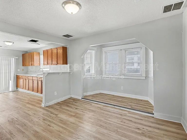 7237 Wabash Ave — Photo 4
