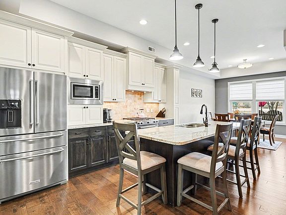 4th image of 600 Breaker Cove Dr