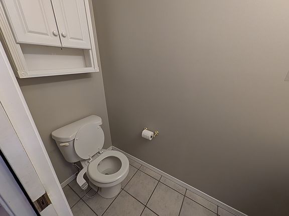 hallway half bath (with bidet)