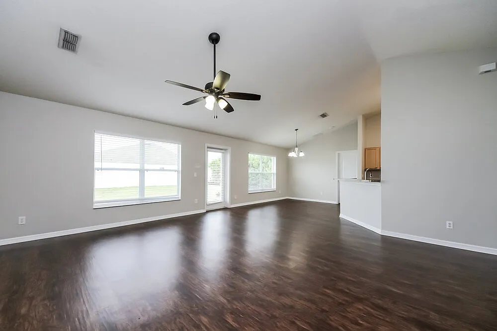 4 bed, 2.0 bath, 1788 sqft, $2,425 — Photo 3