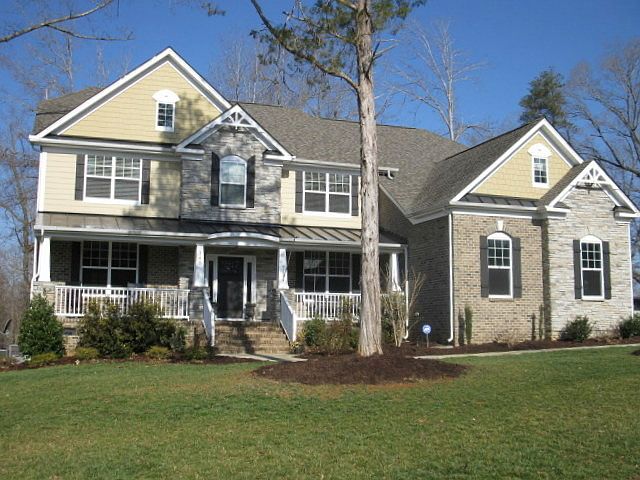 1st image of 143 W Hatterleigh Ave